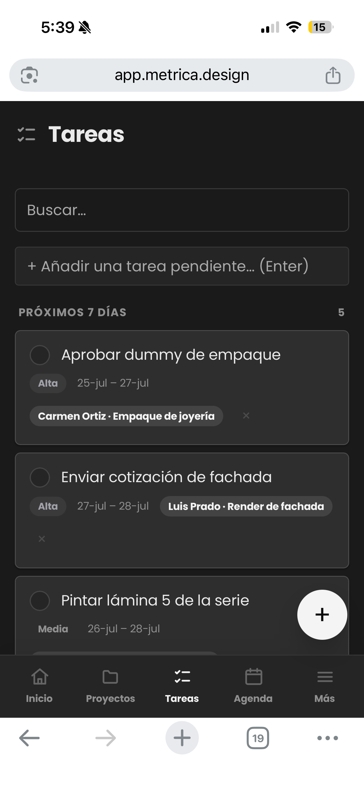 Tareas móviles reales de Métrica en modo oscuro